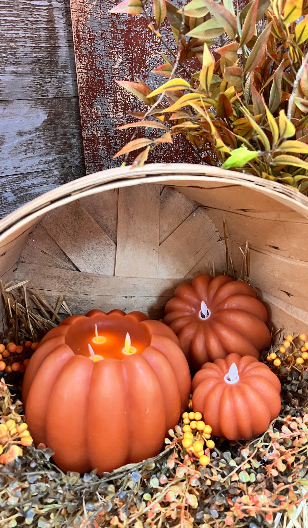 Orange Pumpkin Carved Moving Flame 4.5x2.75in