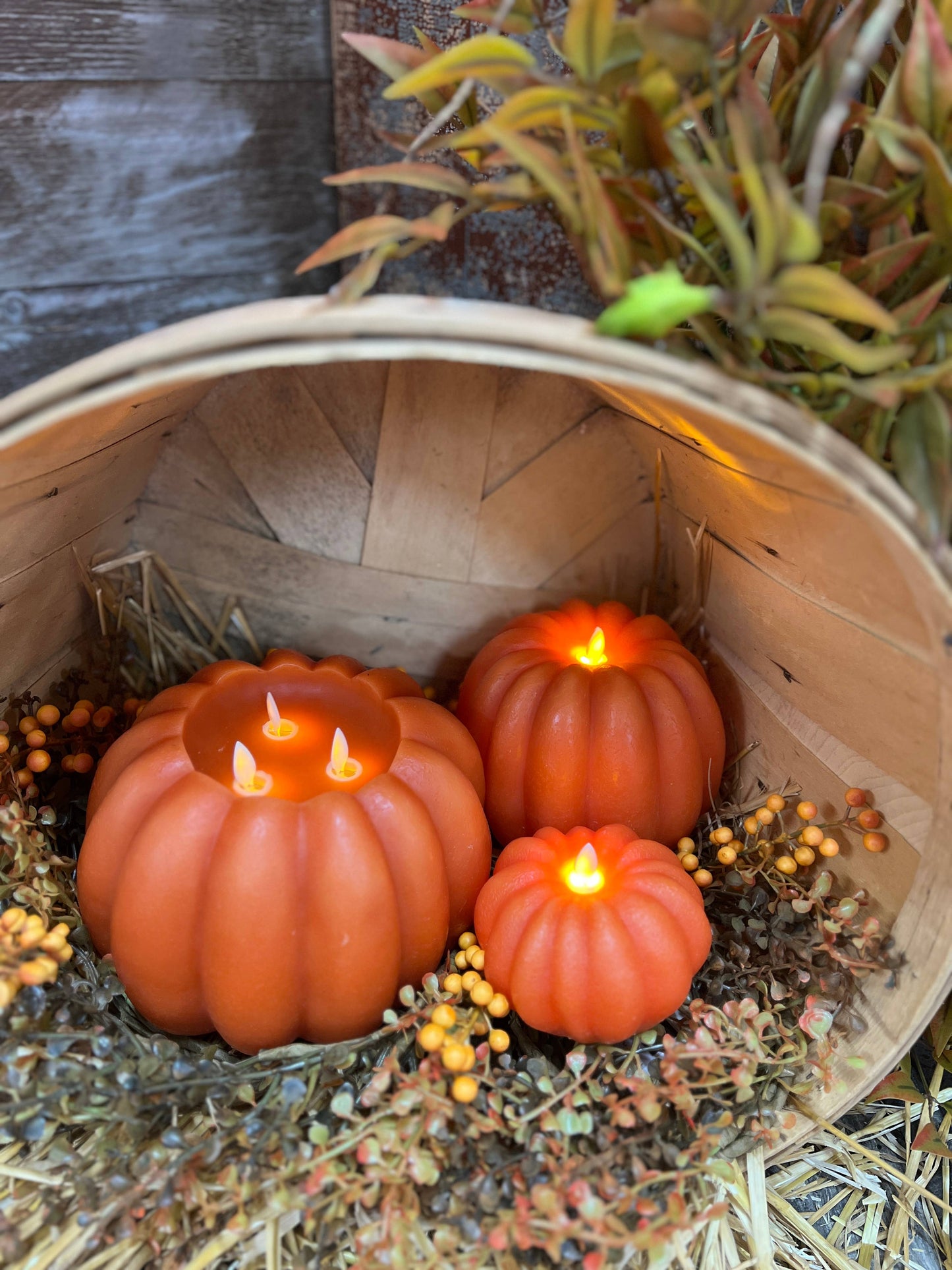 Orange Pumpkin Carved Moving Flame 4.5x2.75in